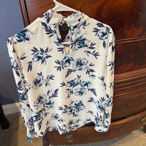 White House black market size 8 blouse